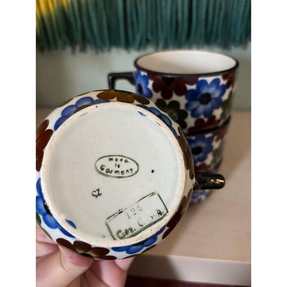 Vintage floral mugs - Picture 2 of 6